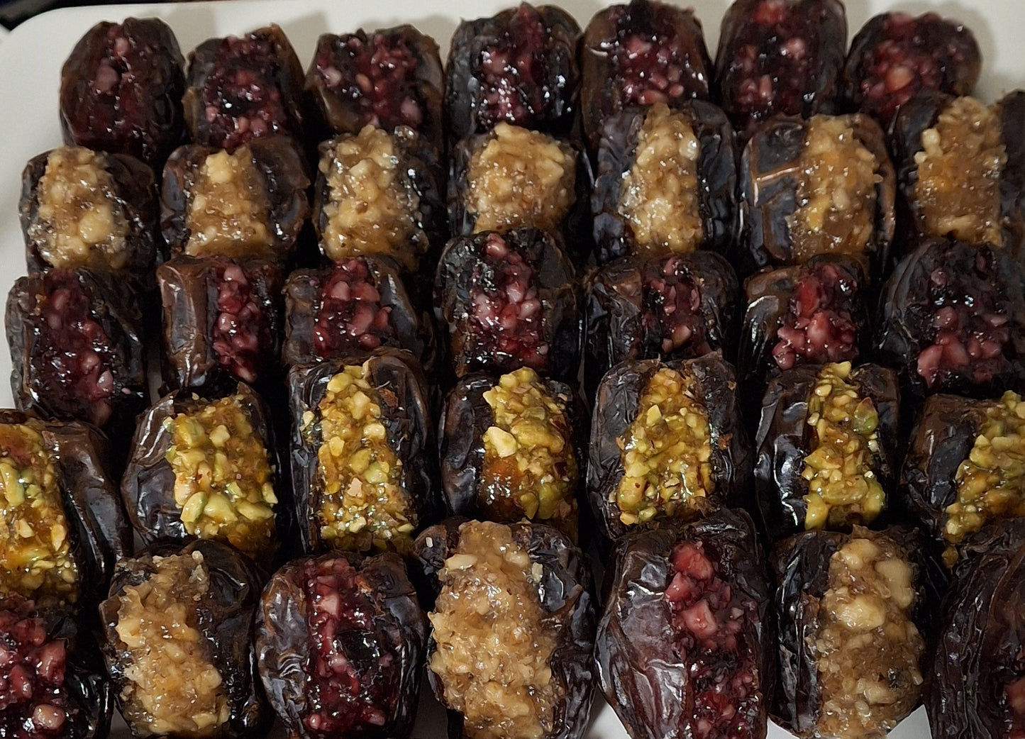 9-Piece Gourmet Date Box